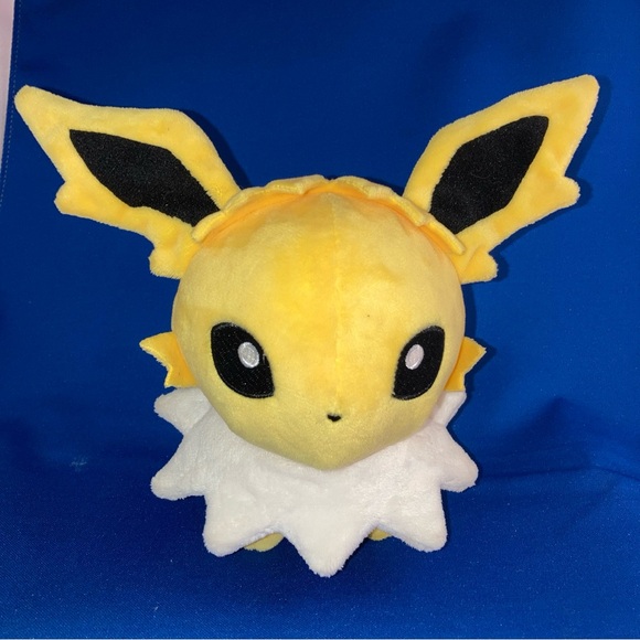 2017 Pokemon Center Dolls Thunder Plush Toy Pre-owned - Picture 1 of 16